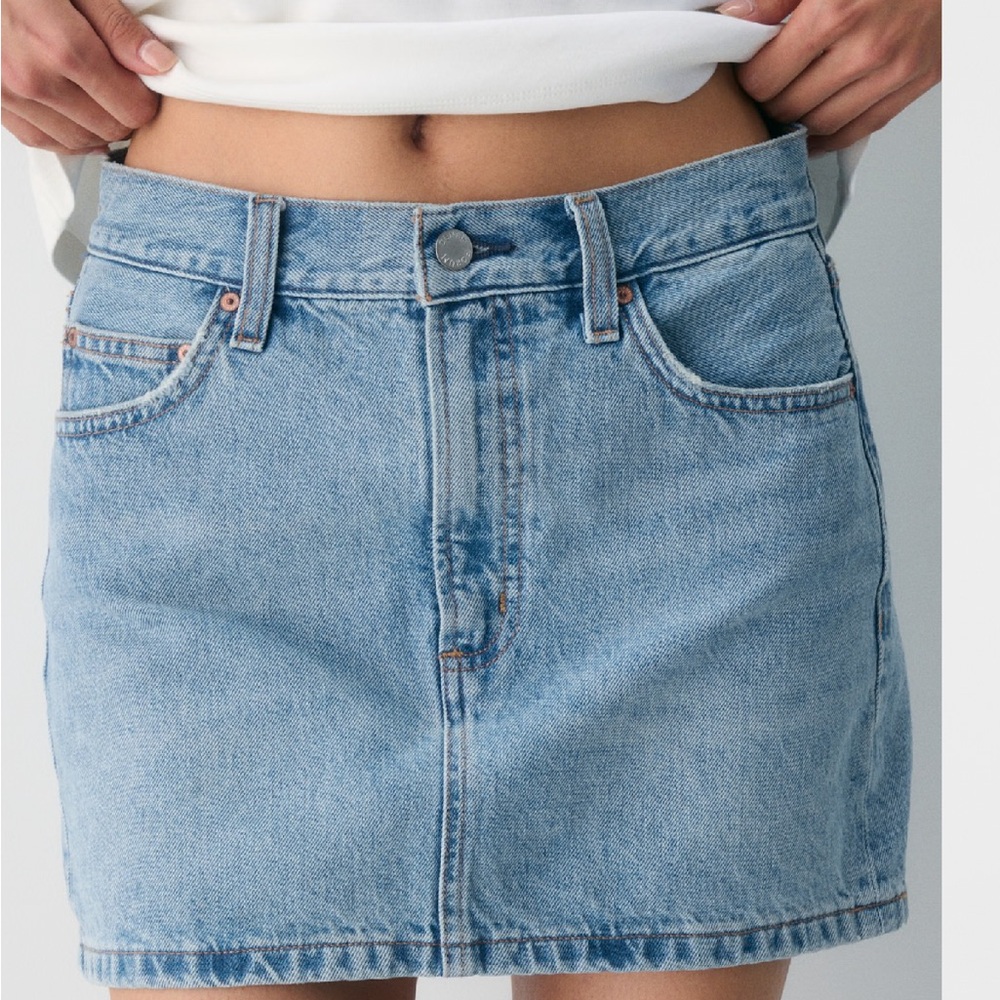 NWT Aritzia Classic Blue Denim Skirt